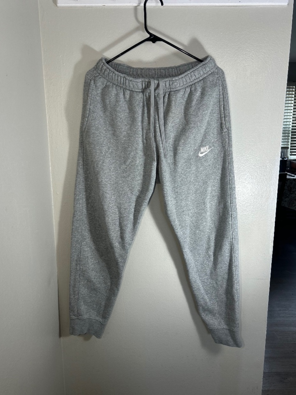 Nike Sportswear Men's Medium Gray Cotton Club Fleece Jogger Workout Gym Pants